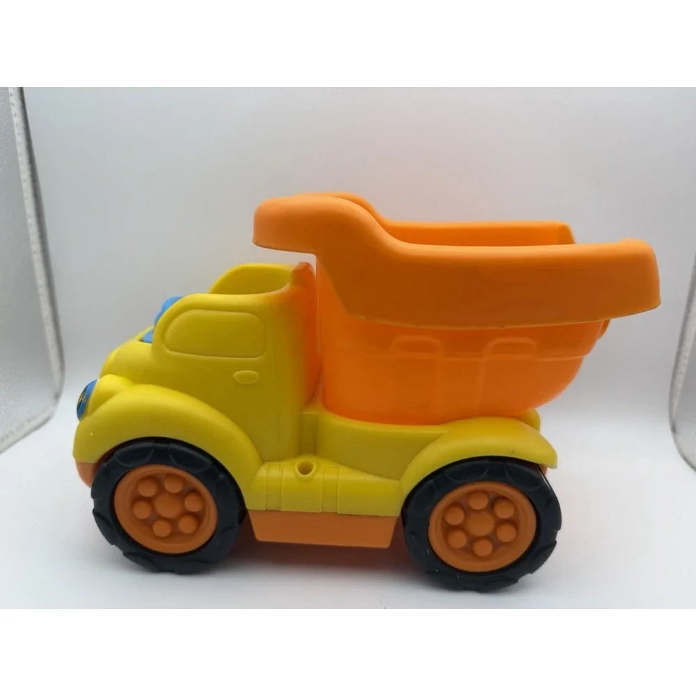 Fisher-Price Little People Dump Truck Toy 2009 Ages 1-4 Years. Works!